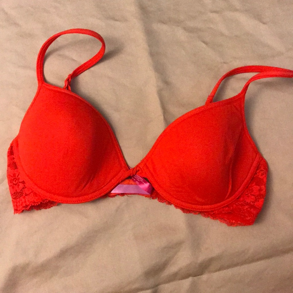34A Victoria’s Secret Love Pink T-shirt Bra
